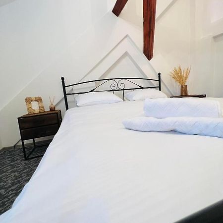 Apartament In Regim Hotelier King Mediaş Extérieur photo